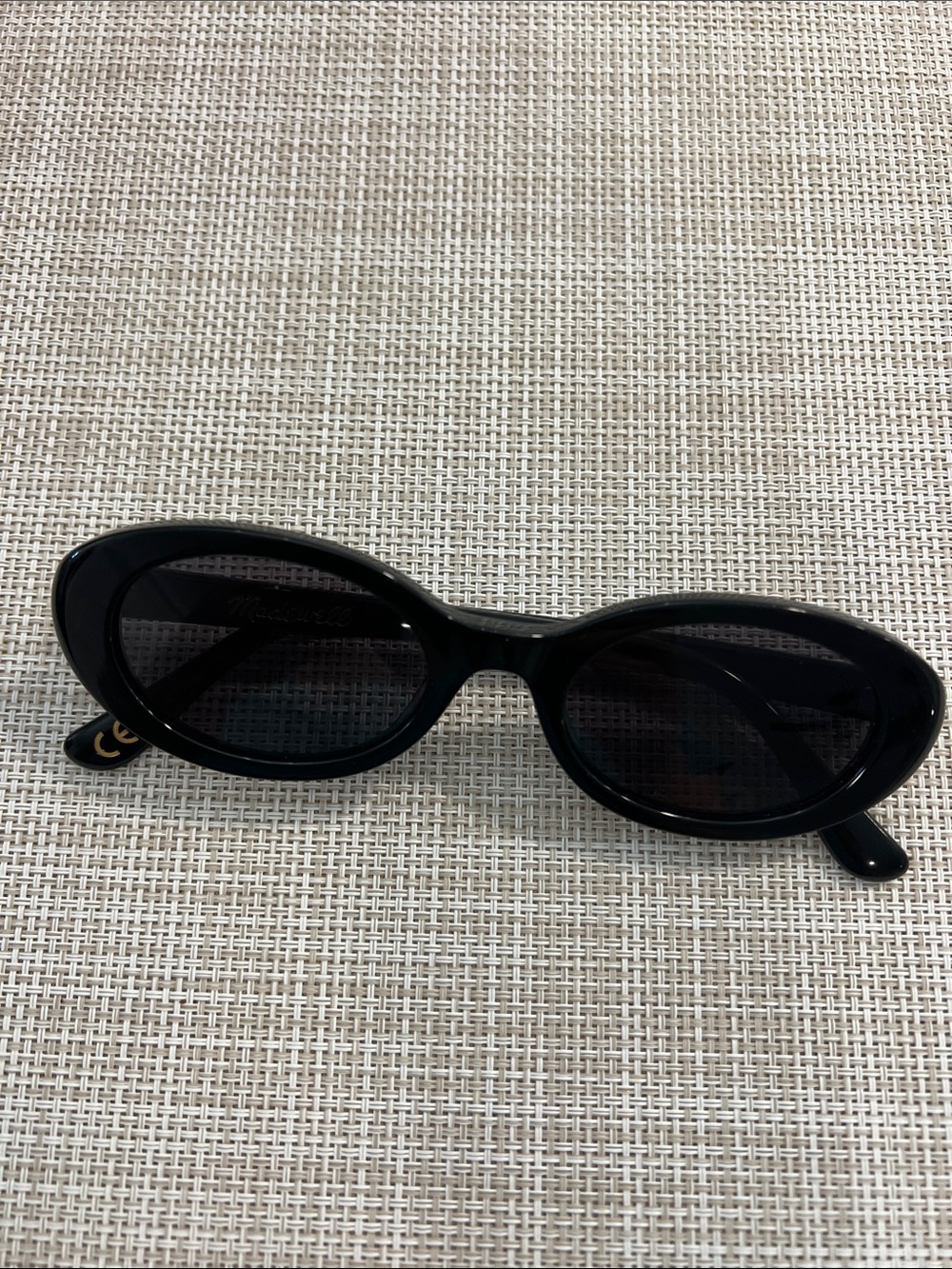 Madewell Russell Black Oval Sunglasses